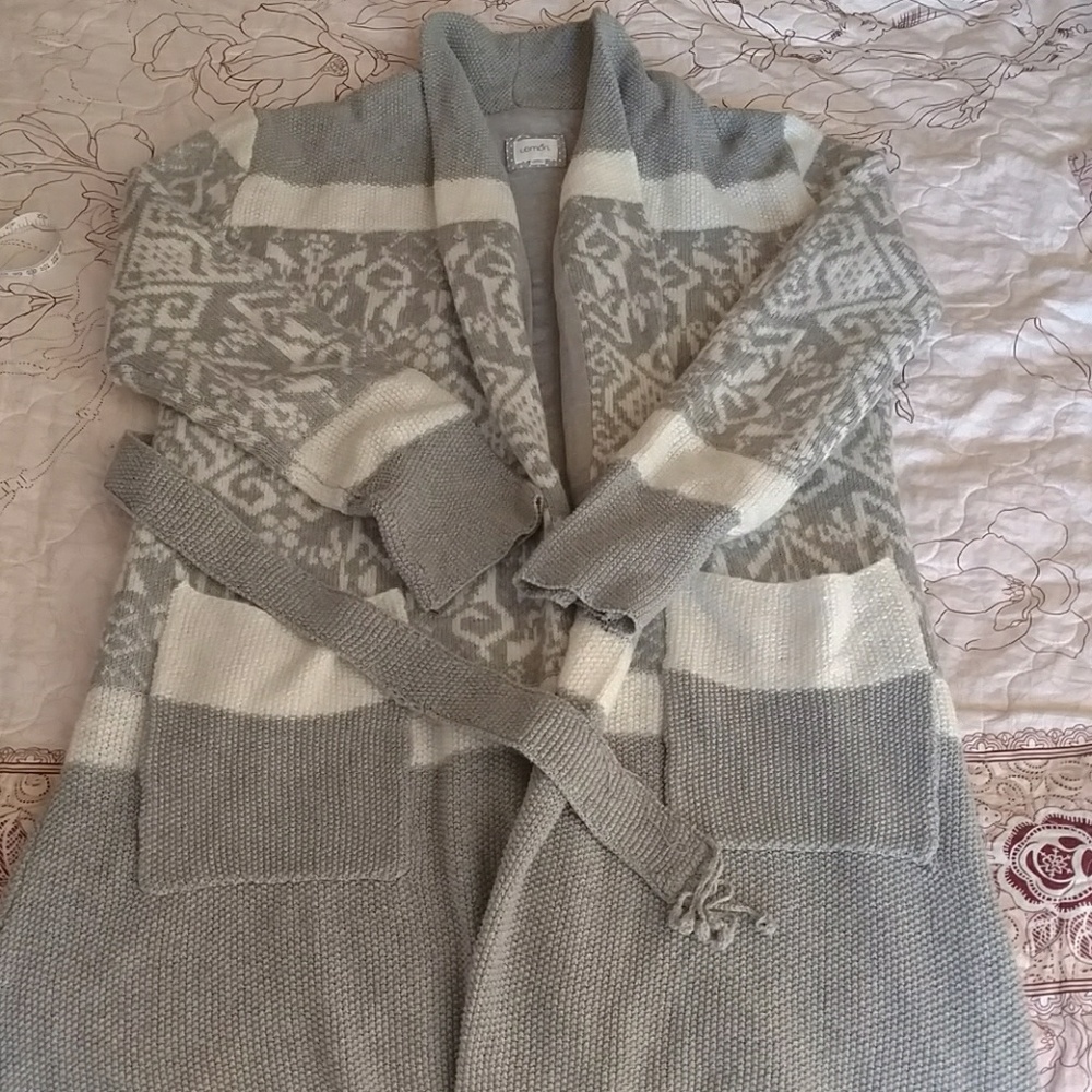 Lemon Cardigan / bathrobe size s/ m Gray / White